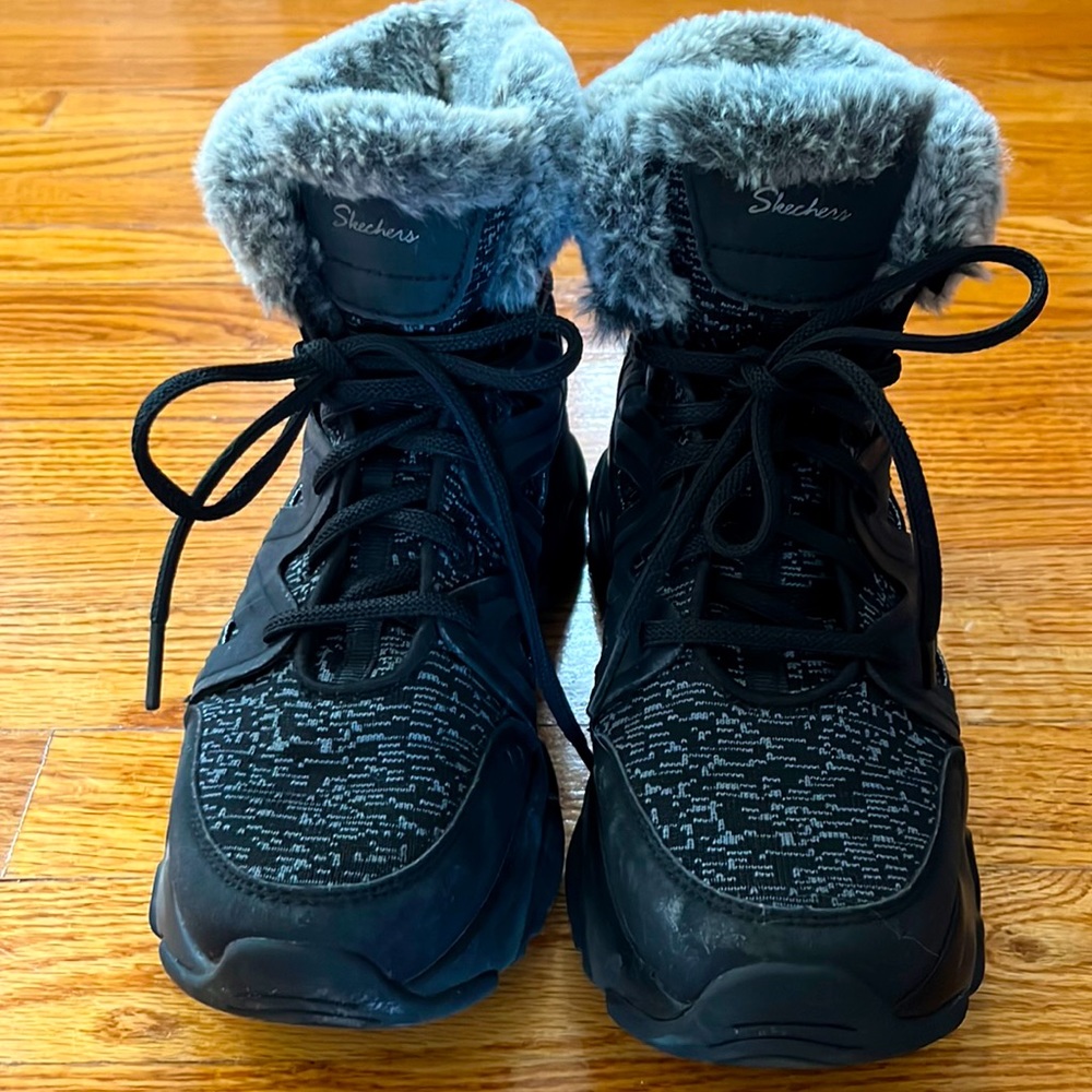 EUC Skechers faux fur lined boots size 9 women’s